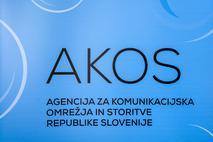 Akos