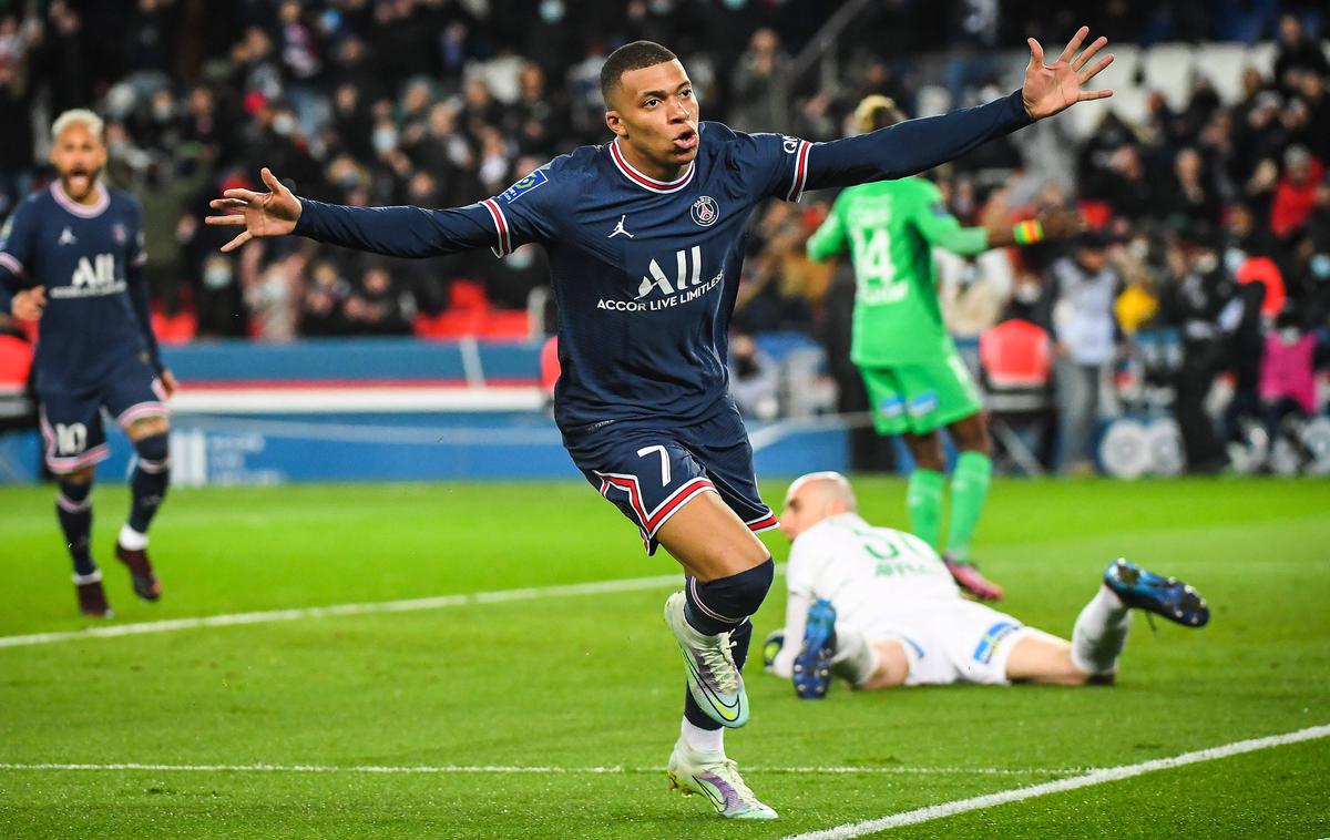 Kylian Mbappe | Kylian Mbappe je zablestel pri zmagi PSG nad St. Etiennom, zabil je dva gola in prispeval podajo pri tretjem. | Foto Guliverimage