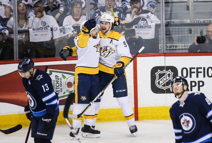 Nashville je z visoko zmago pri Winnipegu serijo podaljšal na odločilno sedmo tekmo. | Foto: Reuters