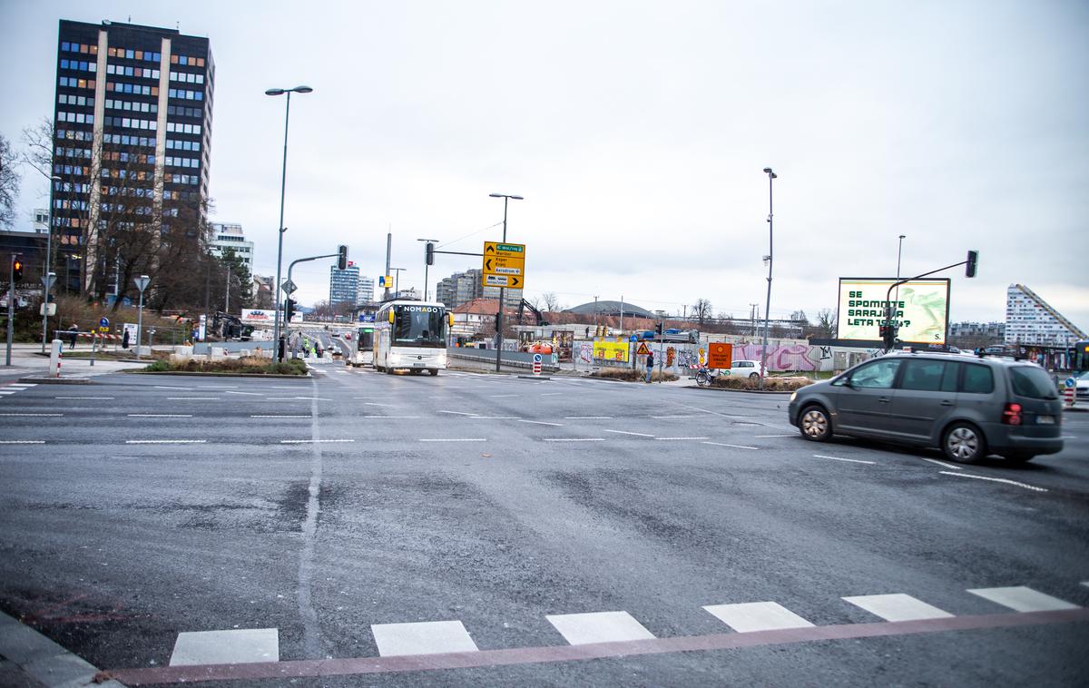 Delna zapora Dunajska cesta | Danes, v soboto in nedeljo bo za ves promet znova zaprta Dunajska cesta na odseku med Vilharjevo cesto in Trgom OF. | Foto Gaja Hanuna