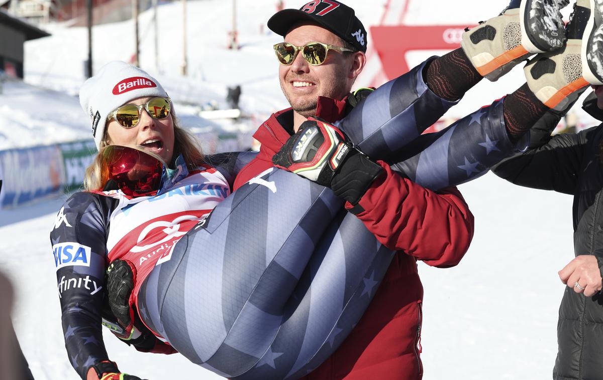 Mikaela Shiffrin | Mikaela Shiffrin z bratom Taylorjem po sobotni rekordni 87. zmagi v svetovnem pokalu. | Foto Guliverimage