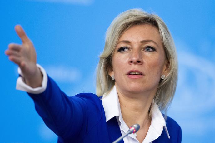 Maria Zaharova, tiskovna predstavnica ruskega zunanjega ministrstva | Tiskovna predstavnica ruskega zunanjega ministrstva Marija Zaharova je za rusko tiskovno agencijo Tass medtem povedala, da je bila 35-letna Hartogova akreditirana samo kot novinarka tednika De Groene Amsterdammer in ne Politica. Lani je po njenih besedah objavila samo pet člankov, kar "samo po sebi sproža vprašanja o dejanskih ciljih njenih dejavnosti". | Foto Guliverimage/AP