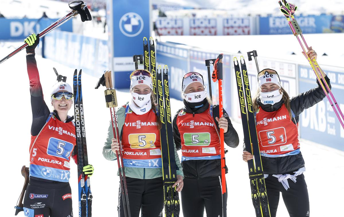 Ingrid Landmark Tandrevold, Tiril Eckhoff, Ida Lien in Marte Olsbu Roeiseland, Pokljuka 2021 | Norvežanke so osvojile zlato odličje. | Foto Guliverimage