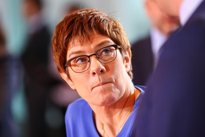 Nemška obrambna ministrica Annegret Kramp-Karrenbauer je v sredo dopoldne izjavila, da nemška vlada razmišlja o možnosti delnega umika nemških vojakov iz Erbila. | Foto: Reuters