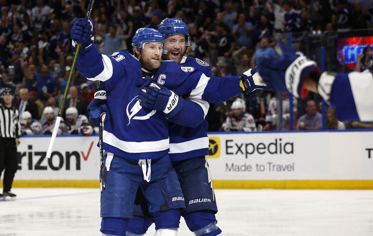 Steven Stamkos | Steven Stamkos je na začetku tretje četrtine izenačil na 2:2. | Foto Reuters