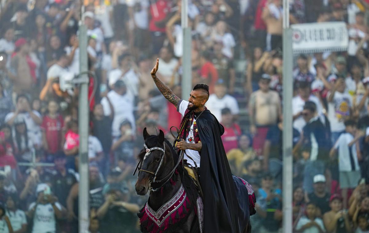 Arturo Vidal | Arturo Vidal je odjezdil čez zelenico stadiona Monumental. | Foto Guliverimage