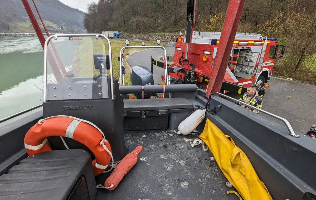 iskalna akcija, Sava, gasilci | Gasilci so pregledali širše območje.  | Foto Poklicna gasilska enota Krško