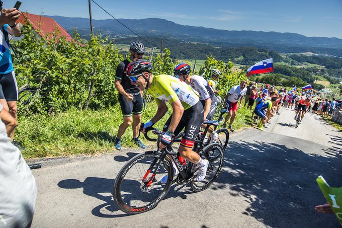 Tadej Pogačar, Matej Mohorič in Rafal Majka so bili močni na vzponu na Trško goro. | Foto: Vid Ponikvar