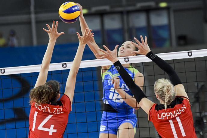 Slovenija Nemčija | Slovenke so v osmini finala z 0:3 priznale premoč Nemkam. | Foto CEV