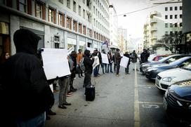 Protesti zaradi azilne politike