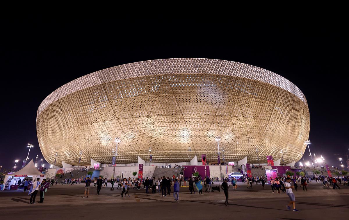 Lusail stadion | John Njua Kibue je utrpel hud padec na stadionu Lusail. | Foto Reuters