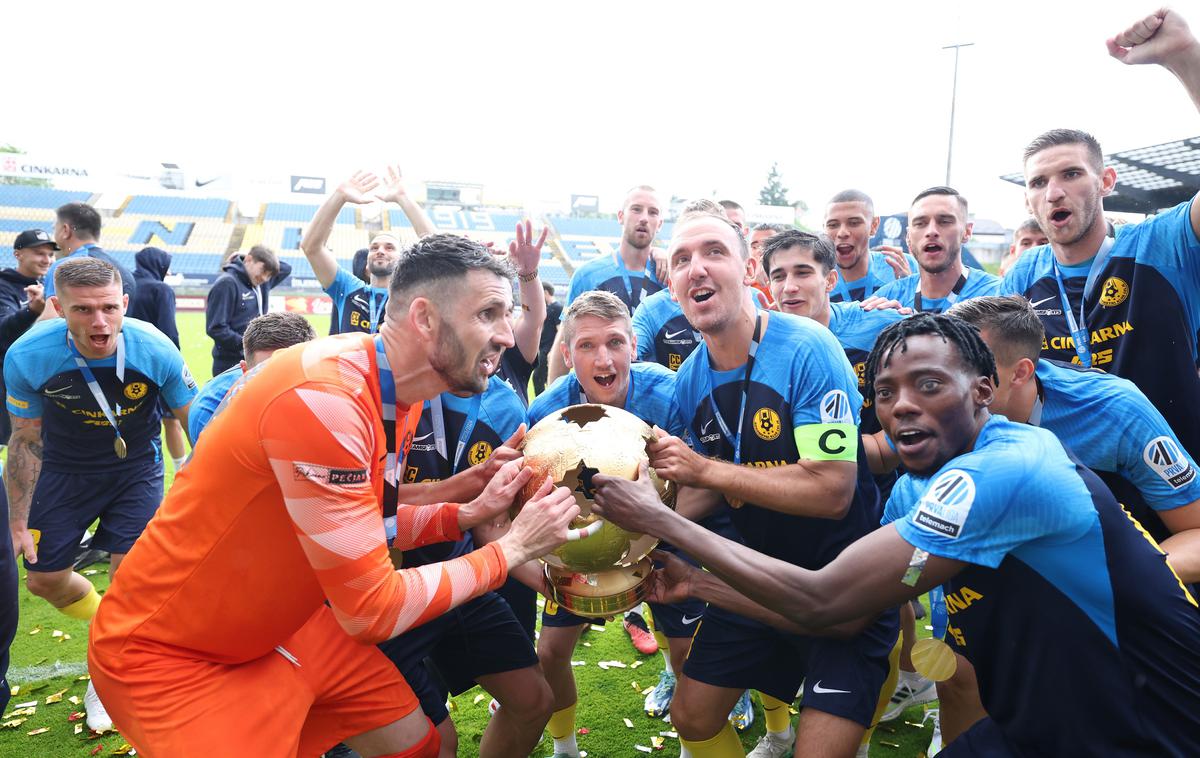 NK Celje prvaki pokal | Nogometaši Celja so začeli priprave na novo sezono. | Foto www.alesfevzer.com