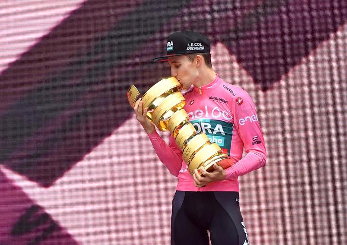 Jai Hindley je v dresu BORE - hansgrohe osvojil sloviti Giro. | Foto: Reuters