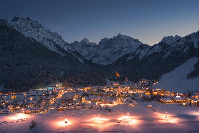 Kranjska Gora | Domači turisti so lani ustvarili dobro četrtino turističnih prenočitev. ​​​​​​​Lani so turisti najbolj obiskovali gorske občine in prestolnico. | Foto Shutterstock