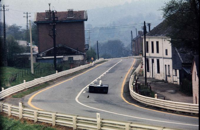 Spa-Francorchamps nekoč, ko so stezi že dodali varnostne ograje. | Foto: Thomas Hilmes/Wikimedia Commons