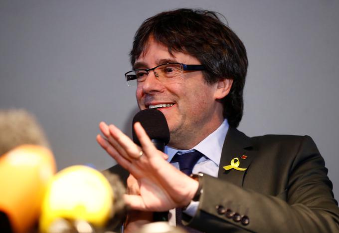 "To ni konec mojega potovanja. Potoval bom do zadnjega kotička našega kontinenta, da bi branil pravično stvar katalonskega ljudstva," je izjavil danes Carlos Puigdemont pred zbranimi novinarji.v Belgiji. | Foto: Reuters