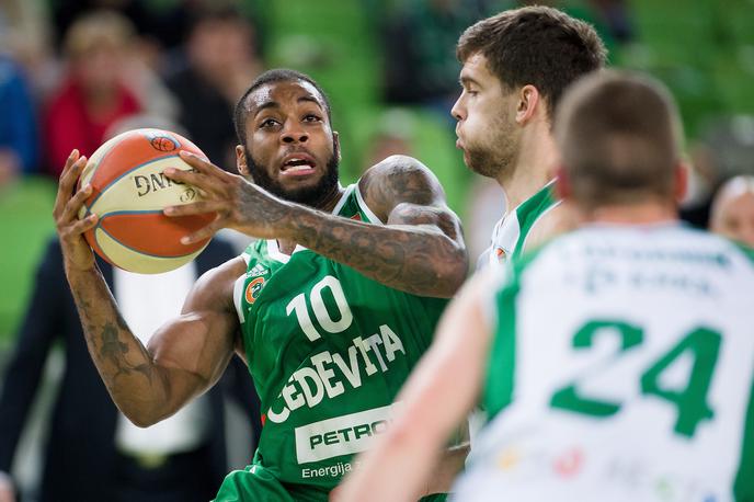 Cedevita Olimpija Krka | Sezona se za košarkarje Cedevite Olimpije in Krke uradno še ni končala, čeprav se je državno prvenstvo že zaključilo. Negotovost lige ABA je še v zraku.  | Foto Saša Pahič Szabo/Sportida