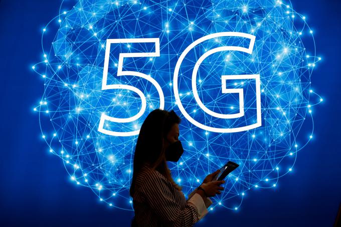 Od 5G bodo neposredne koristi imeli tudi uporabniki, največje premike bo lahko ustvaril v proizvodnji, prometu, zdravstveni negi, logistiki in drugih oblikah poslovanja in življenja. | Foto: Reuters