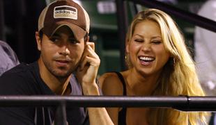 Enrique Iglesias in Anna Kournikova dobila še tretjega otroka #video