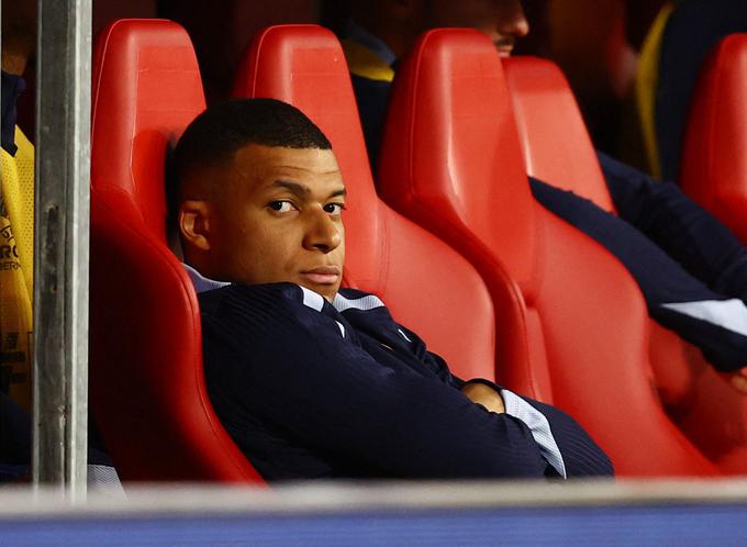 Mbappe med spremljanjem tekme z Nizozemsko ni bil preveč navdušen. Tekma se je končala brez zadetkov.  | Foto: Reuters