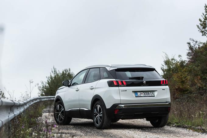 Peugeot 3008 je dobil že več laskavih avtomobilskih nagrad. | Foto: Gašper Pirman