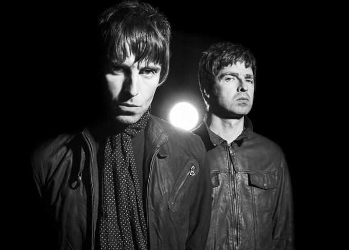 Brata Liam in Noel Gallagher od razhoda skupine nista nastopila skupaj, še vedno pa v razprodanih dvoranah ločeno redno igrata uspešnice skupine Oasis. | Foto: Guliverimage