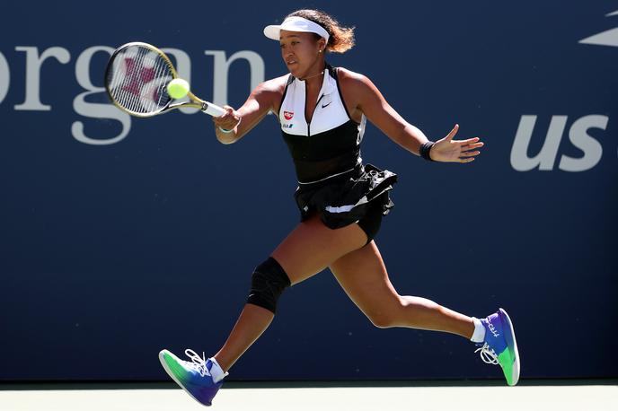 Naomi Osaka | Prva igralka sveta Naomi Osaka je proti Poljakinji upravičila vlogo favoritinje.  | Foto Getty Images