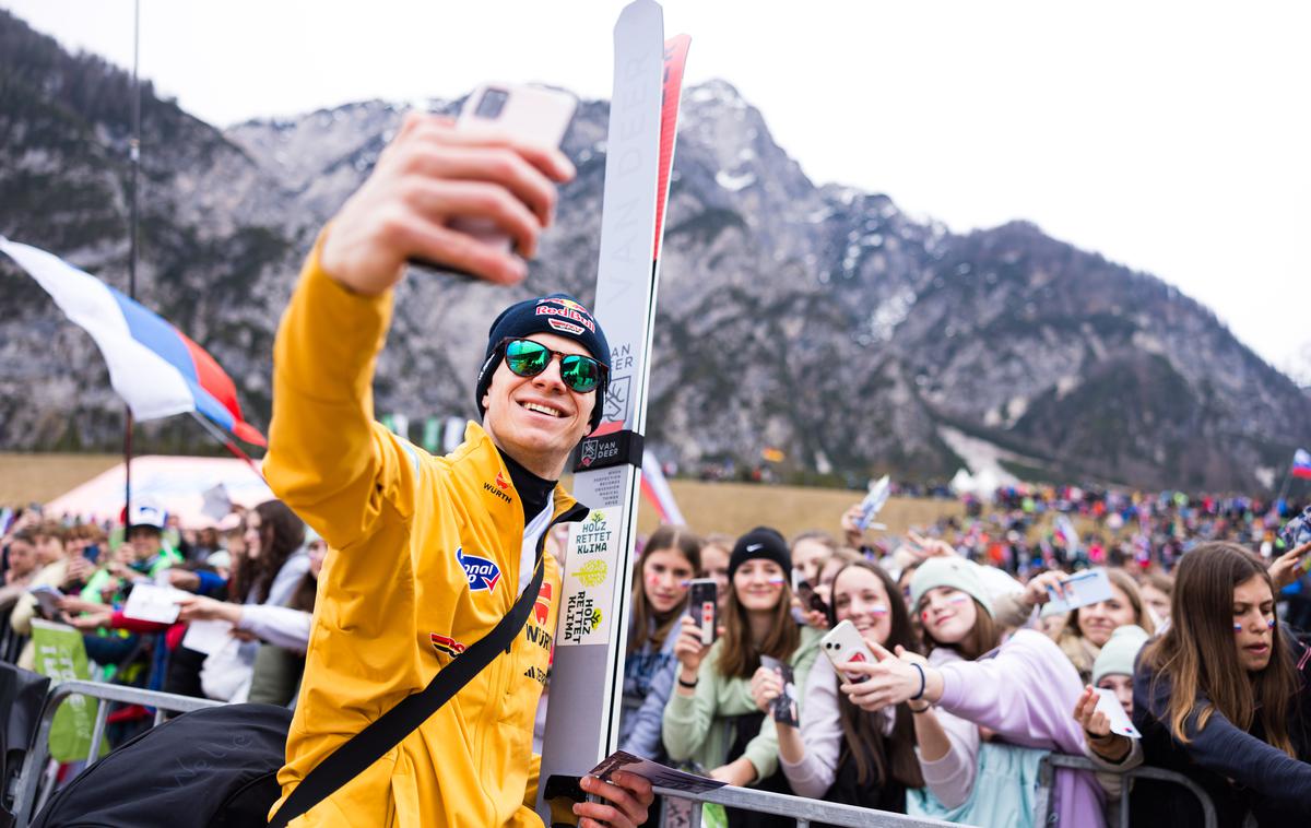 Andreas Wellinger Planica 2024, navijači 1. dan | Andreas Wellinger  | Foto www.alesfevzer.com