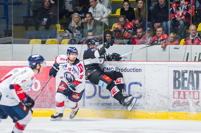 Mitja Robar Medveščak | Medveščak je v petek v dodobra prevetreni postavi, v kateri so bili vsi trije Slovenci, z 1:7 izgubil proti Znojmu. | Foto Sportida