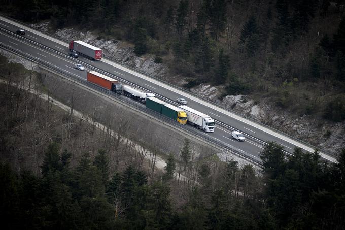 Avtocestnih odsekov Hoče–Levec in Postojna–Razdrto Beograd ni želel financirati, v ozadju pa se je dogajalo rušenje Staneta Kavčiča, zaradi katerega je karierni pospešek dobil Zemljarič. | Foto: Ana Kovač