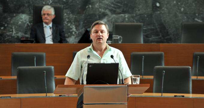 Profesor Andrej Brodnik opozarja tudi na pomembnost razvoja strokovnega jezika v Slovenščini.  | Foto: STA ,