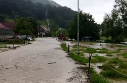 Neurja že povzročajo težave po Sloveniji