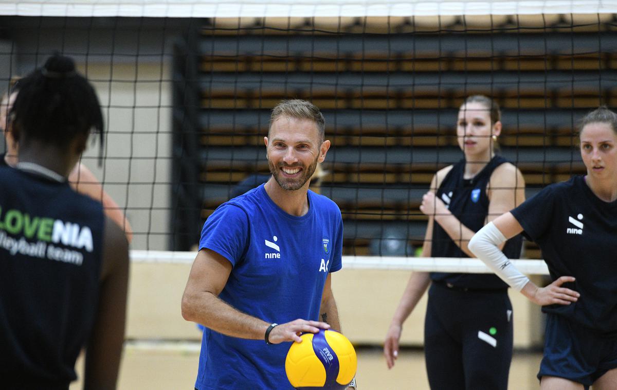 Alessandro Orefice | Varovanke selektorja Alessandra Oreficeja so bile dvakrat zapored boljše od Romunk. | Foto Aleš Oblak