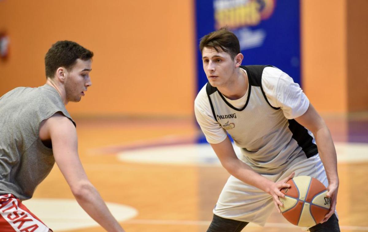 Adrian Hirschmann |  Adrian Hirschmann se iz Parljev seli v Helios Suns. | Foto Helios Suns