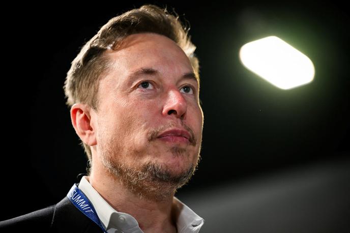 Elon Musk | Elon Musk na platformi X zelo rad poobjavlja in komentira objave, ki so prežete s teorijami zarot ali pa vsebujejo lažne informacije. Ko mu uporabniki njegovega družbenega omrežja pokažejo dejstva, se pogosto zgodi, da svoje objave brez kakršnega koli pojasnila izbriše. Eden od takšnih primerov se je zgodil prav ta teden. | Foto Guliverimage