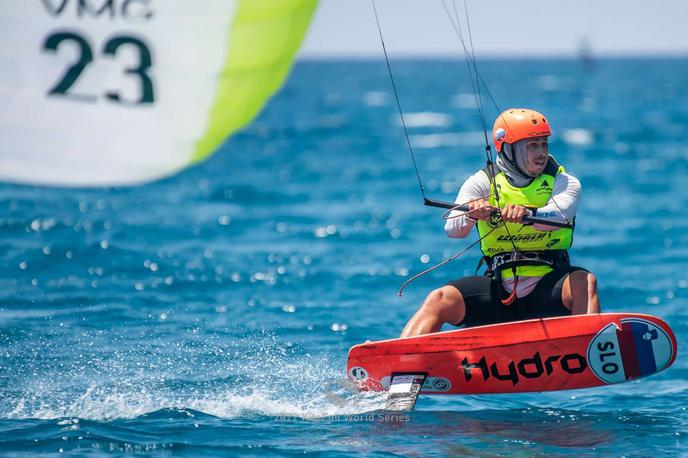 Toni Vodišek, kajtanje | Toni Vodišek za osvojitev naslova svetovnega prvaka potrebuje le še eno zmago. | Foto Jadralna zveza Slovenije