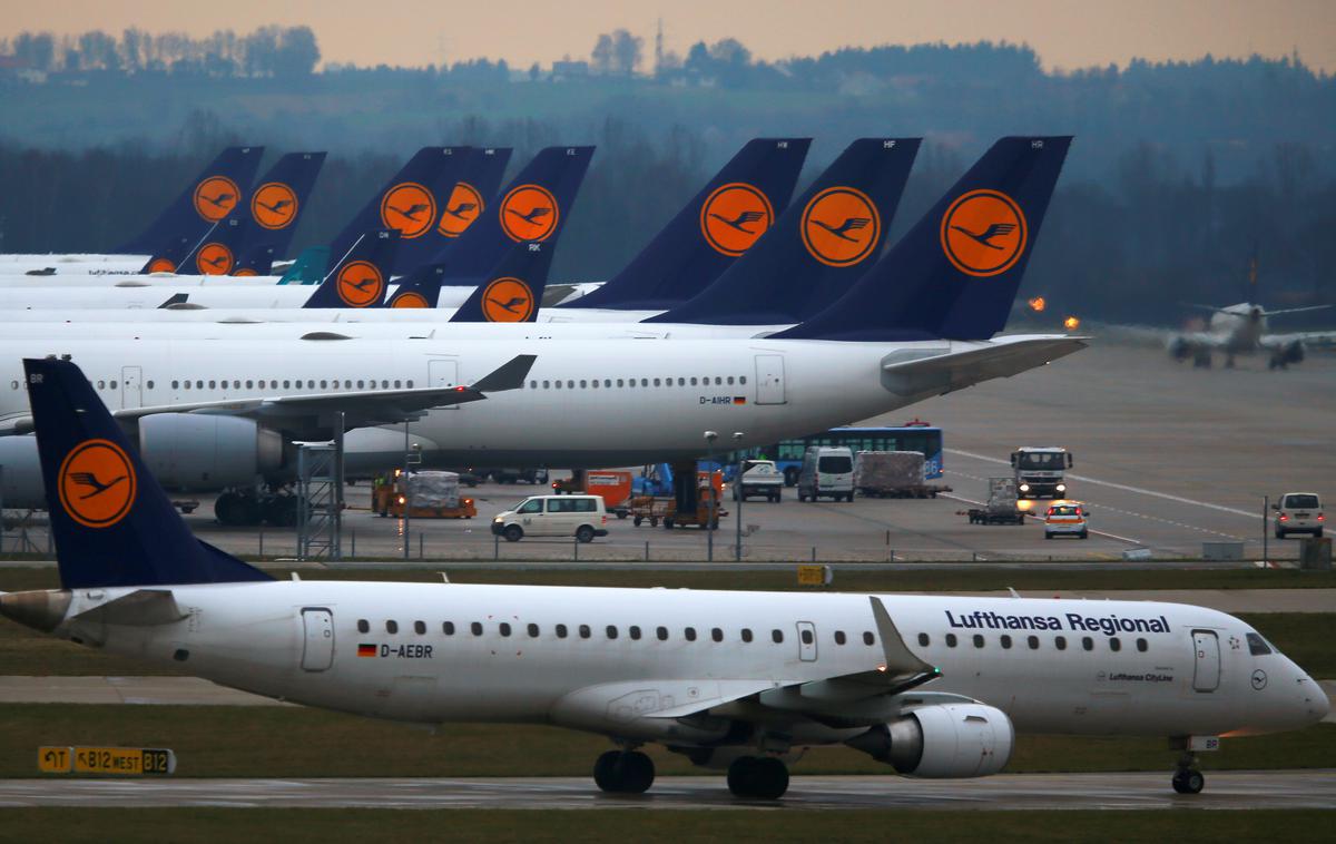 Lufthansa | Lufthansina letala letijo tudi na Letališče Jožeta Pučnika Ljubljana. Tako sta bila odpovedana torkova leta med Münchnom in Brnikom, medtem ko leti med Frankfurtom in Brnikom zaenkrat ostajajo na sporedu, izhaja iz voznega reda, objavljenega na spletni strani ljubljanskega letališča. | Foto Reuters