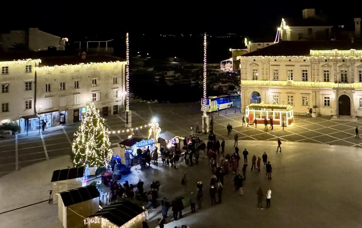 Piran | Incident se je zgodil na Tartinijevem trgu med prazničnim dogajanjem. | Foto Občina Piran/FB