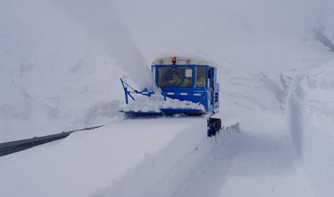 Prizori z Grossglocknerja: začeli so pluženje slavne ceste #foto