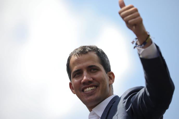 Juan Guaido | Predsednik venezuelskega parlamenta Juan Guaido, ki ga je več držav priznalo za začasnega predsednika Venezuele, je vojakom, ki bi prestopili na njegovo stran, ponudili amnestijo za zločine, storjene v času režima predsednika Nicolasa Madura. | Foto Reuters