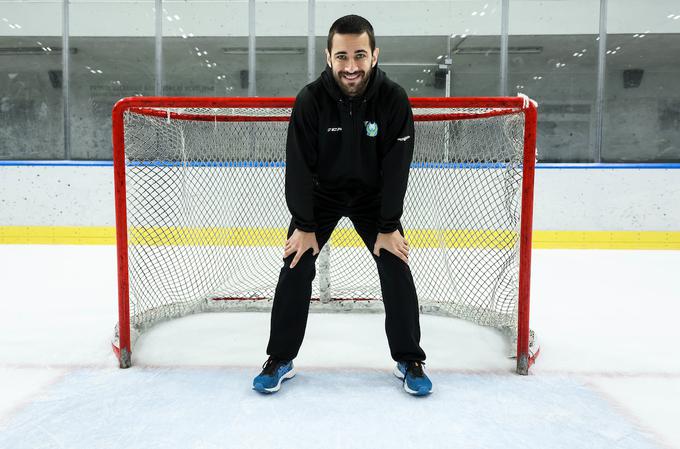 V hokeju je pristal zaradi staršev, med vratnicama pa zaradi lenobe, pravi. | Foto: Vid Ponikvar