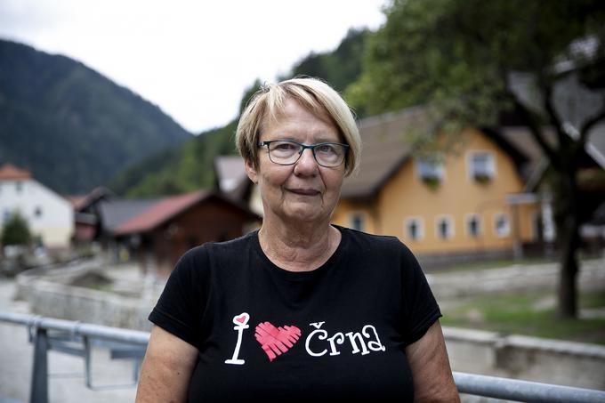 "Če bi predsednik vlade Robert Golob sedel pred mano, bi mu rekla, da mora držati obljubo in da želimo imeti tukaj tehnično pisarno, kjer bi bili na enem mestu zbrani vsi strokovnjaki, od projektantov in statikov do geologov in nadzornikov." | Foto: Ana Kovač