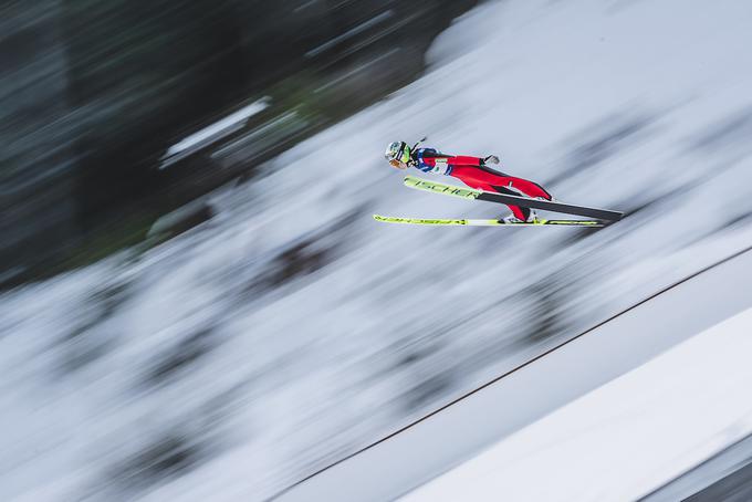 Urša Bogataj:  Skoki so bili kar v redu, ne pa še čisto pravi. | Foto: Sportida