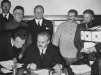 Podpisovanje pakta Ribbentrop-Molotov