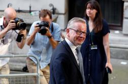 Gove: London se s polno paro pripravlja na brexit brez dogovora