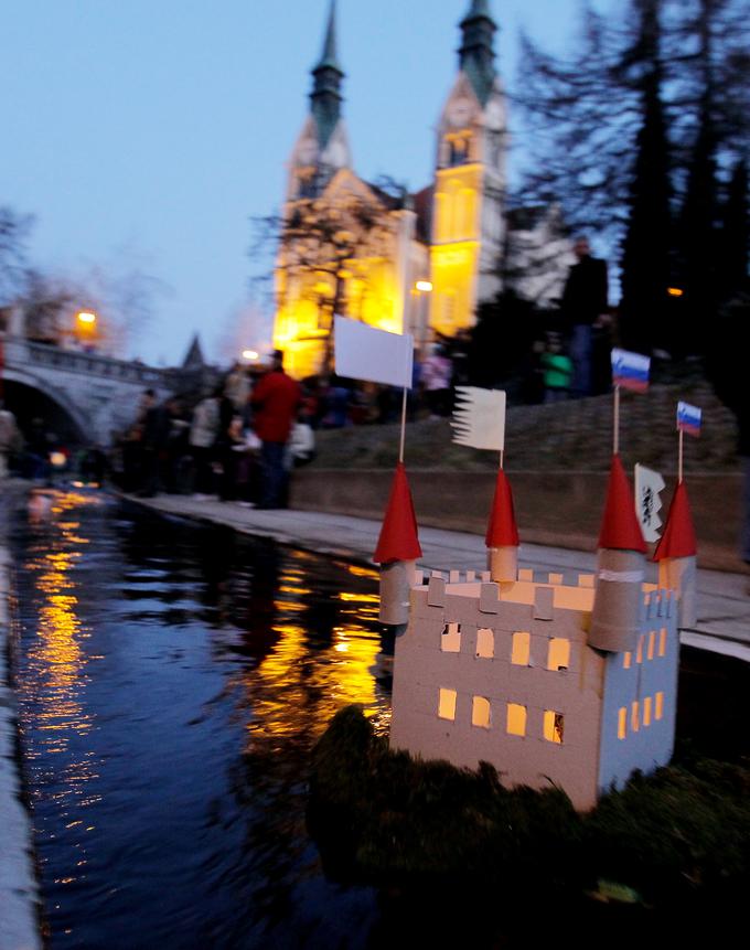 Plovila za svečke so z leti postala prave umetnine. | Foto: STA ,