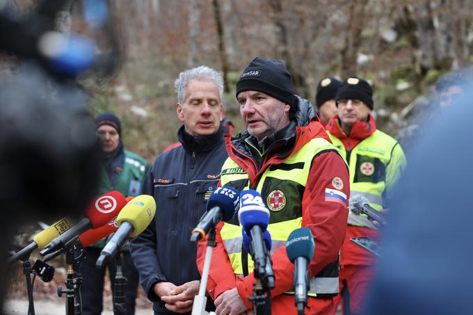 V tej nesreči so se naši treningi izkazali za izredno pomembne. Vsi ujeti so zdravi, zadovoljni in predvsem srečni," je povedal Zakrajšek. | Foto: Ana Kovač