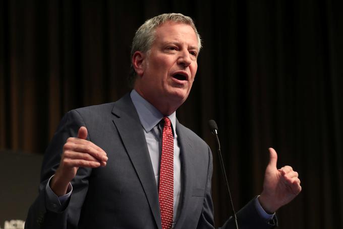 Župana največjih mest Bill de Blasio in Eric Garcetti ne vidita možnosti, da bi v kratkem na enem dogodku lahko prisostvovalo več tisoč ljudi. | Foto: Reuters