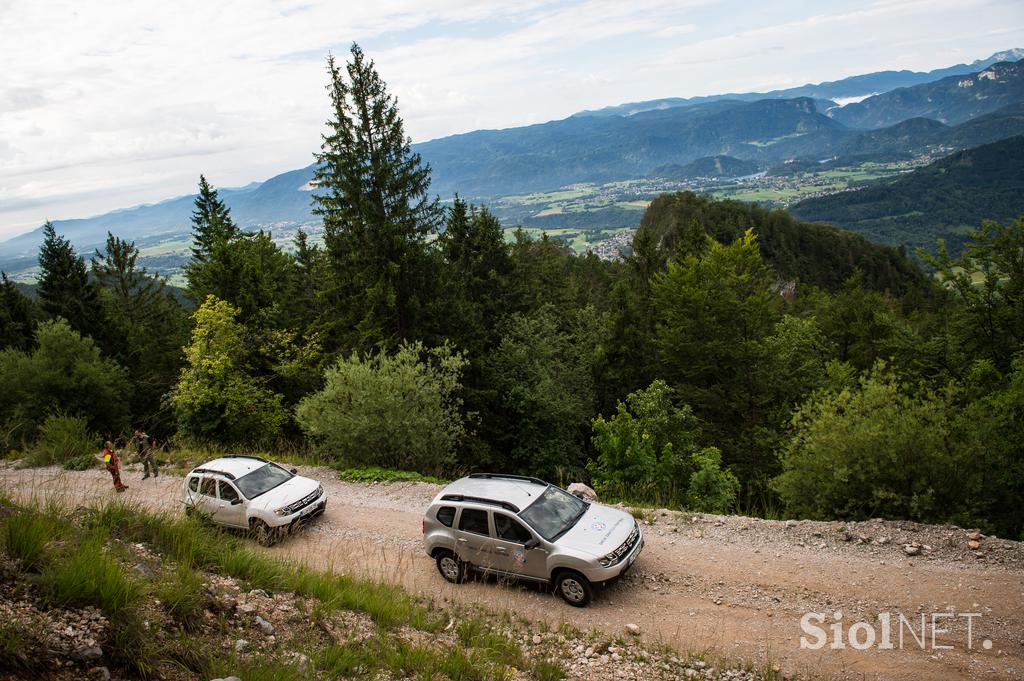 Dacia duster in oskrbnik gorske koče