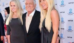 Hugh Hefner ima že novo blondinko